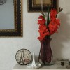 壁掛け仏壇「鏡壇ミラリエ」に今日（11/26）の誕生花のグラジオラスの花を飾ってみました。
