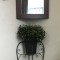 壁掛け仏壇「鏡壇ミラリエ」に今日（11/6）の誕生花「ブライダルベール」の鉢を飾ってみました。