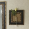 壁掛け仏壇「鏡壇ミラリエ」に今日（12/5）の誕生花の「カラー」を飾ってみました。