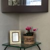壁掛け仏壇「鏡壇ミラリエ」に今日（12/19）の誕生花「シクラメン」の鉢植えを飾ってみました。