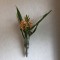 壁掛け仏壇「鏡壇ミラリエ」に今日（5/7）お誕生花の「オレンジジンジャー」を飾ってみました。