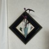 壁掛け仏壇「鏡壇ミラリエ」に今日（6/30）の誕生花の「セトクレアセア（紫御殿）」を飾ってみました。