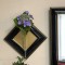 壁掛け仏壇「鏡壇ミラリエ」に今日（7/13）の誕生花の「ガクアジサイ」を飾ってみました。