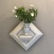壁掛け仏壇「鏡壇ミラリエ」に今日（8/23）の誕生花の「オシロイバナ（白粉花）」を飾ってみました。