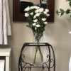 壁掛け仏壇「鏡壇ミラリエ」に今日（9/9）の誕生花の「白菊」を飾ってみました。