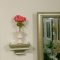 壁掛け仏壇「鏡壇ミラリエ」に今日（4/13）の誕生花の「ゼラニウム（天竺葵）」を飾ってみました。