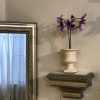 壁掛け仏壇「鏡壇ミラリエ」に今日（2/4）の誕生花の「リューココリネ（グローリー・オブ・ザ・サン）」を飾ってみました。