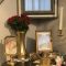 壁掛け仏壇「鏡壇ミラリエ」に今日（4/25）の誕生花の「ビジョナデシコ（美女撫子簪）」を飾ってみました。