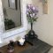 壁掛け仏壇「鏡壇ミラリエ」に今日（11/24）の誕生花の「ストック（紫羅欄花）」を飾ってみました。