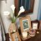 壁掛け仏壇「鏡壇ミラリエ」に今日（2/19）の誕生花の「白いカラー（阿蘭陀海芋）」を飾ってみました。