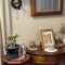 壁掛け仏壇「鏡壇ミラリエ」に今日（4/26）の誕生花の「アドニス（福寿草）」を飾ってみました。