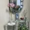 壁掛け仏壇「鏡壇ミラリエ」に今日（9/1）の誕生花の「リコリス（夏水仙）」 を飾ってみました。